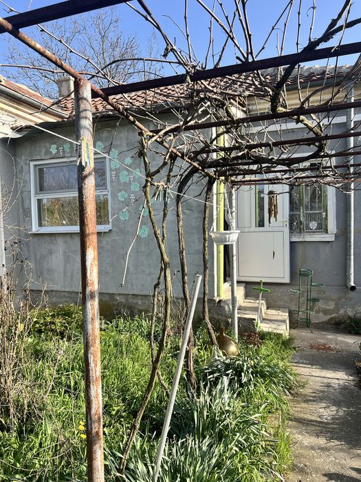 Къща-с.Миладиновци