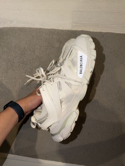 balenciaga track