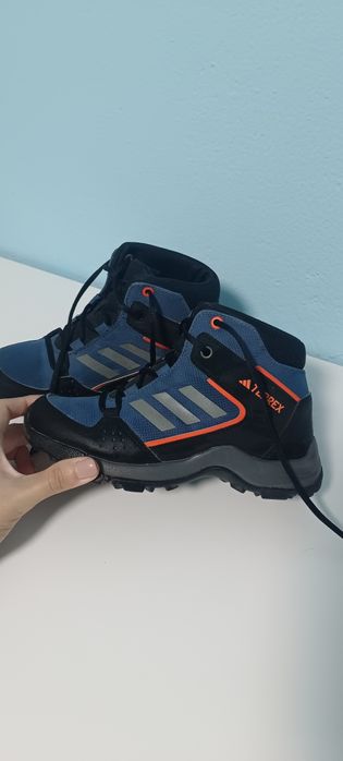 Детски боти на Adidas Terrex