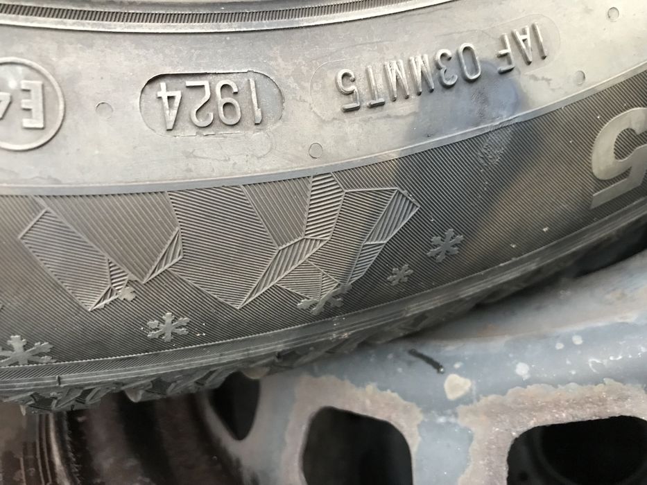 Зимни гуми с джанти 5х108,195/65R15,Пежо 308,2015г.