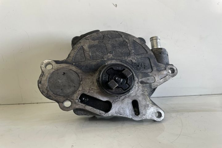 Pompa vacuum Bosch 03L145100 Volkswagen VW Passat B6 seria