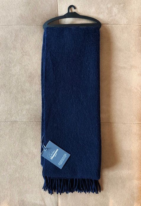 Dressman нов с етикет шал в тъмно синьо от 100 % вълна