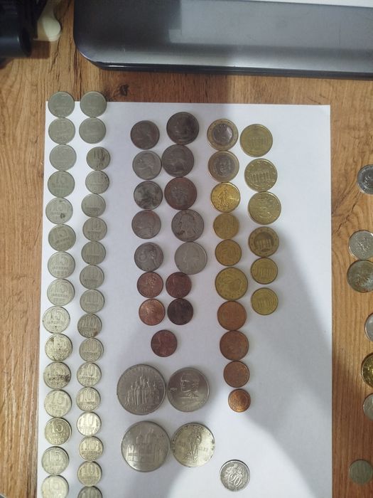 Продам монеты одним лотом.
