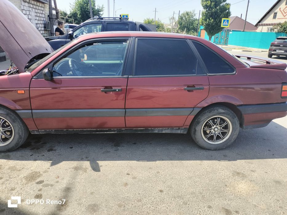 Продам машину пассат б3 93 года