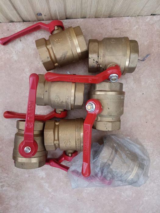 Продам сантехнические материалы