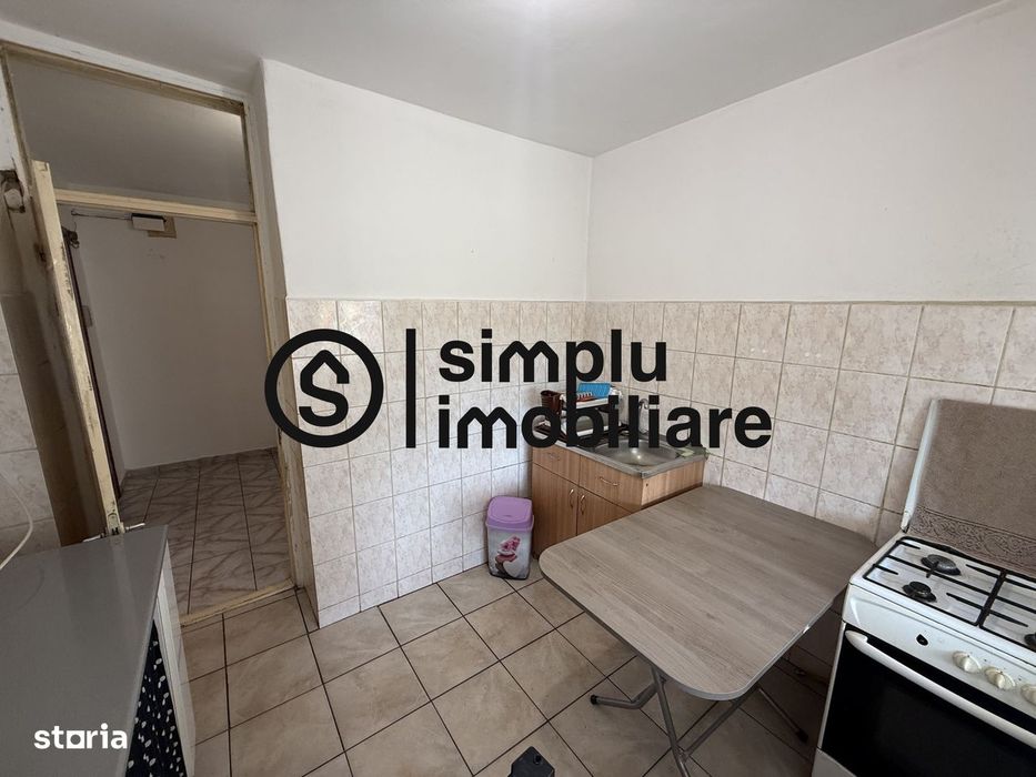 2 decomandate, etaj 2/4, 1 Mai - 110 000 Euro