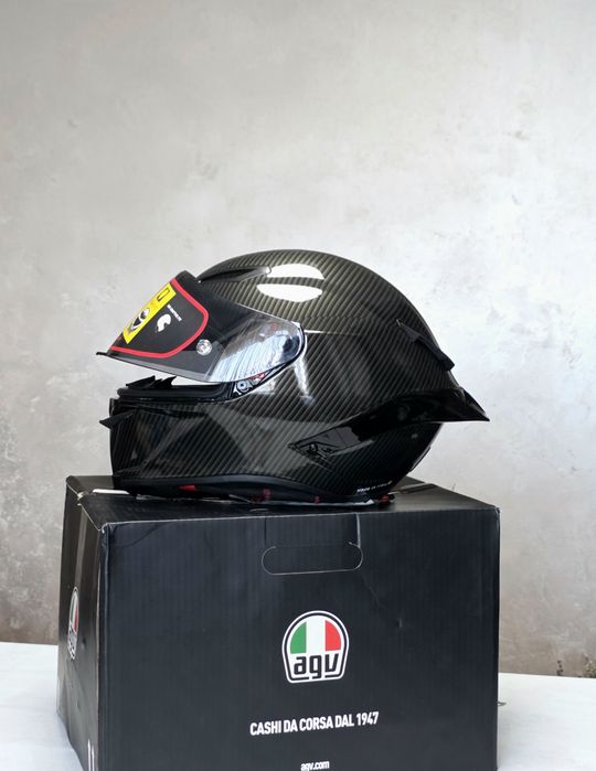 Vand casca marimea L AGV PISTA GP RR noua nepurtata !