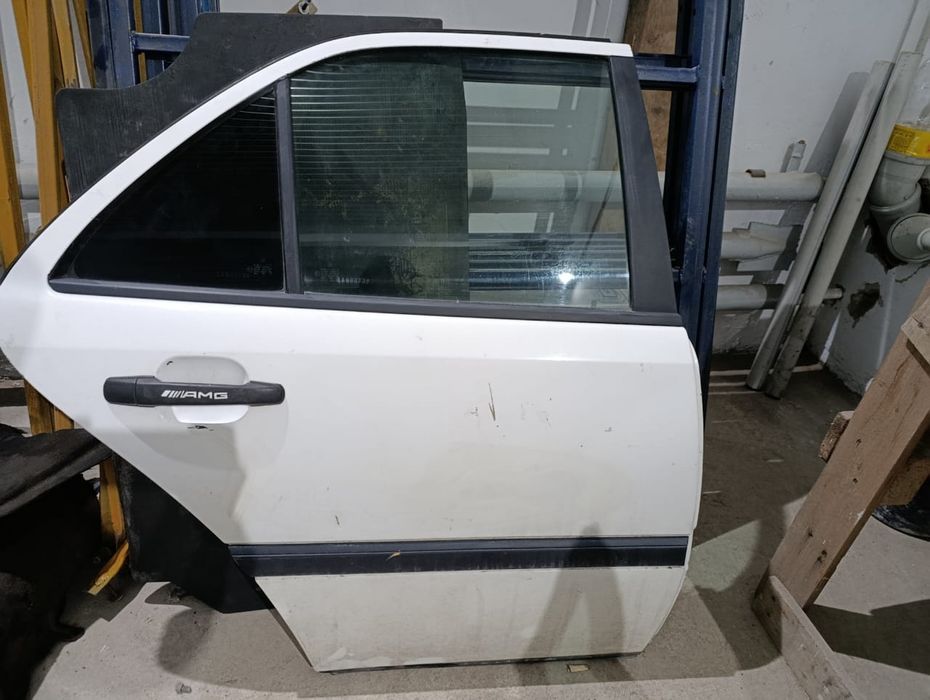 Мерседес W202. Дверь. Багажник. Бампер