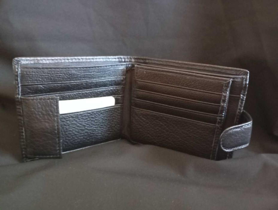 Гравирано мъжко портмоне от естествена кожа