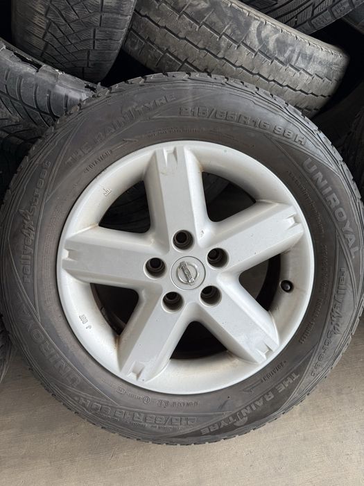 Оригинални джанти за Nissan 16 цола 5x114.3 с гуми