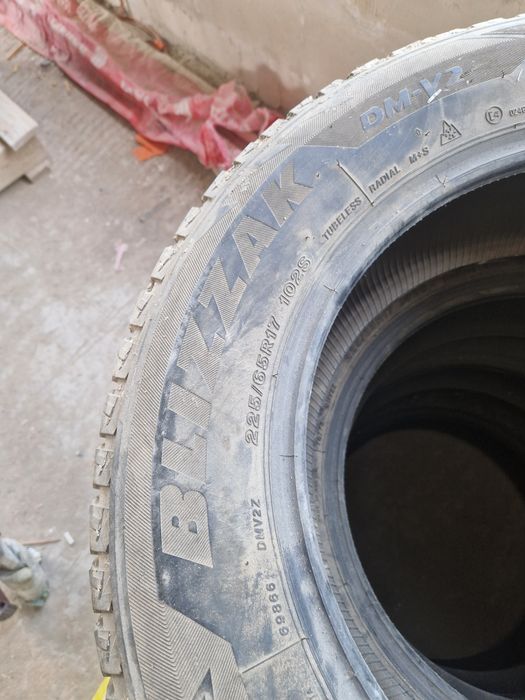 Продам 4 комплекта резины (16шт)