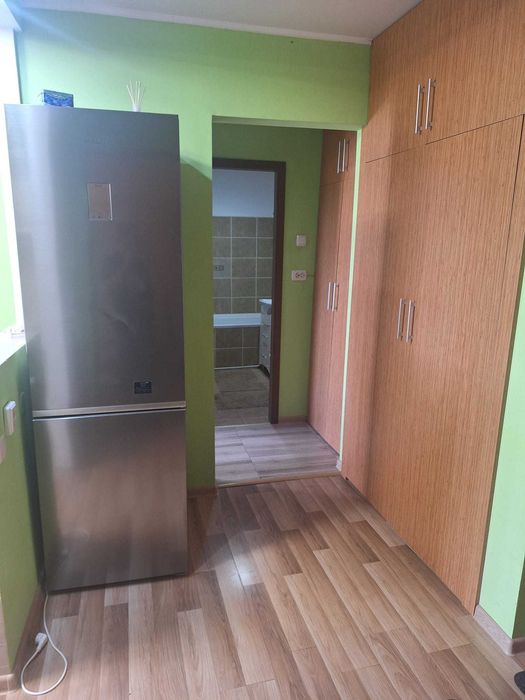 Închiriez apartament 2 camere decomandat, complet mobilat și utilat, vis-a-vis de Hotel Dacia