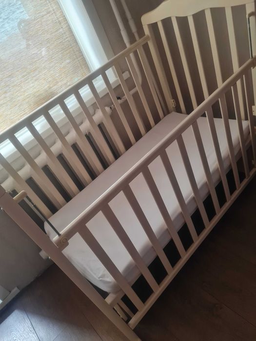 Продам  детскую кроватку