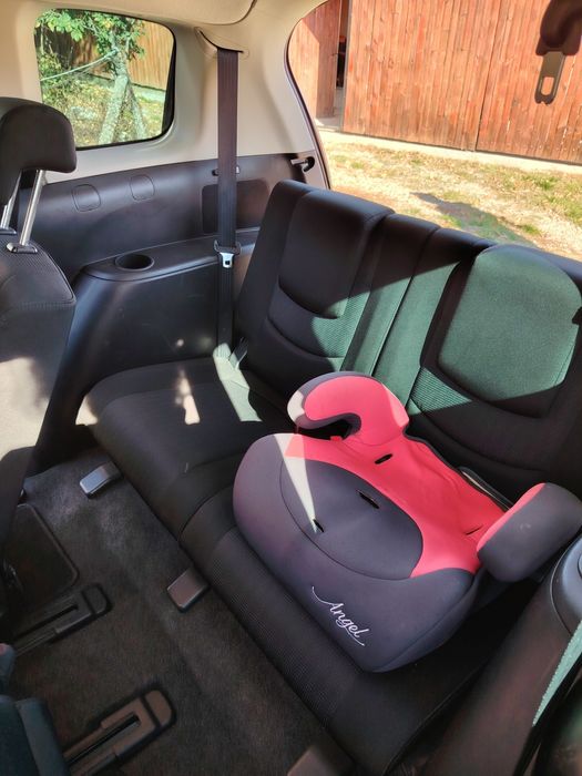 Vand Mazda 5 ,7 locuri , an 2009