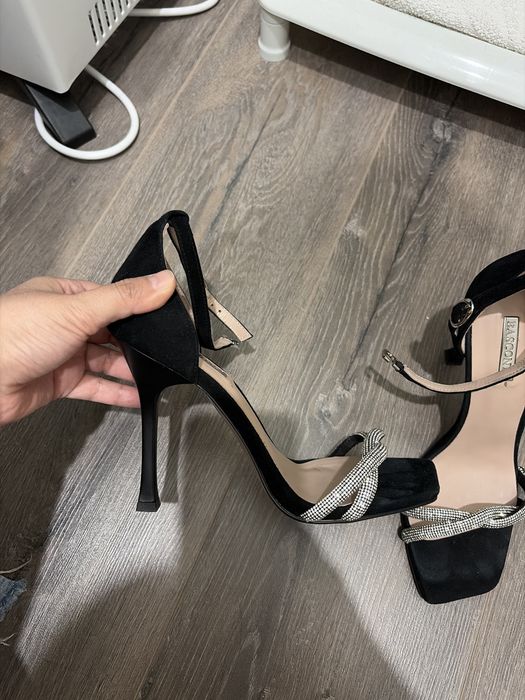 Босоножки basconi 36p