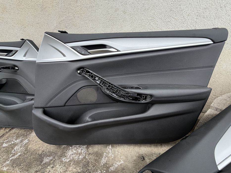 Vând fete uși BMW G30 Preț 750 lei