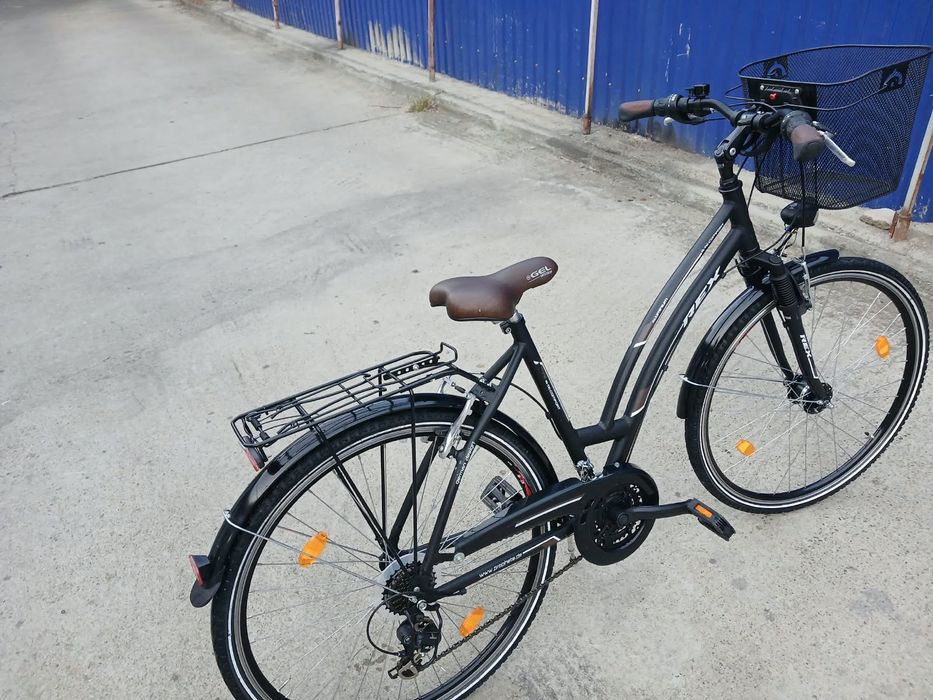 Vând bicicleta din aluminiu pentru damă