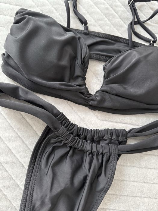 Черен бански в две части