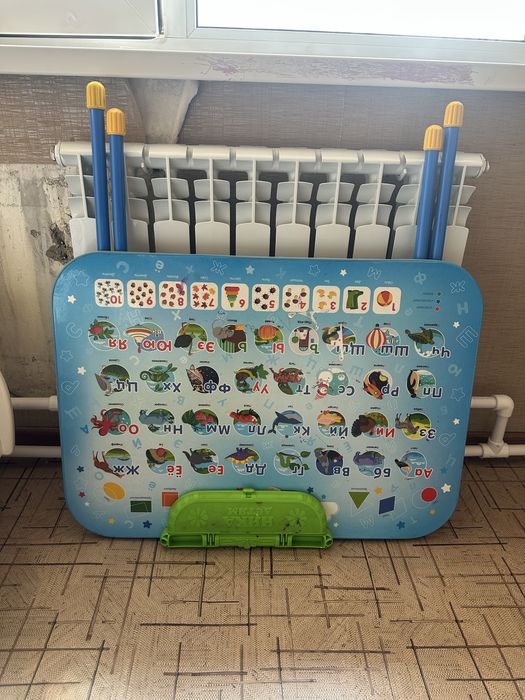 Детский стол со стулом