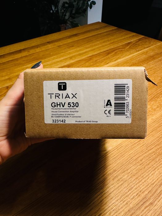 Amplificator banda larga Triax GHV 530 30 dB - pentru interior