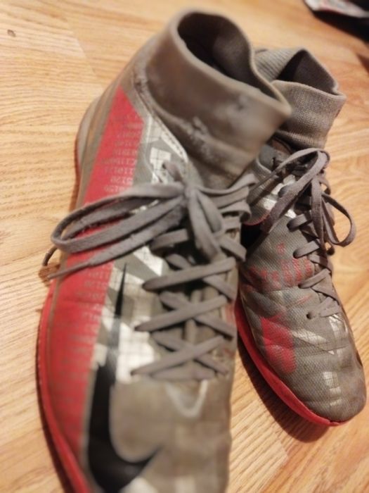 Оригинални Футболни обувки Nike 42номер