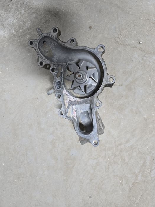 Помпа на тайота 200