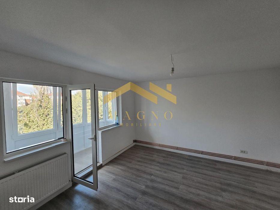Apartament cu 4 camere de vanzare, Zona Malul Muresului/Praporgescu — fotografia 1