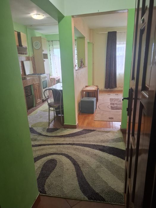 Închiriez garsonieră