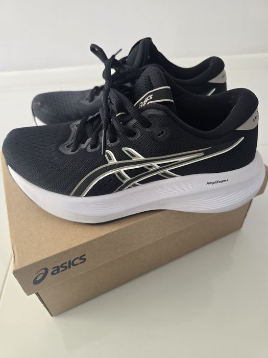 Маратонки за бягане  asics