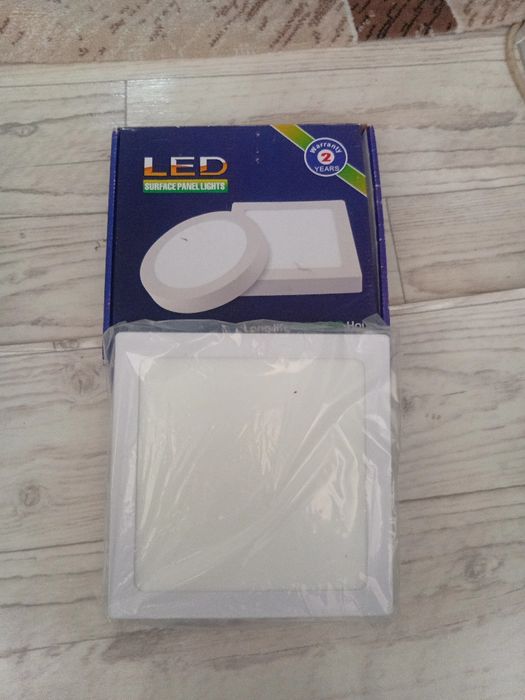 Продам потолочный светильники