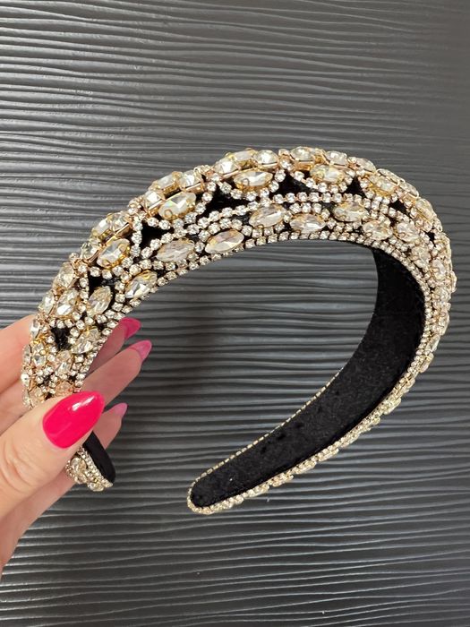 Уникална диадема с кристали