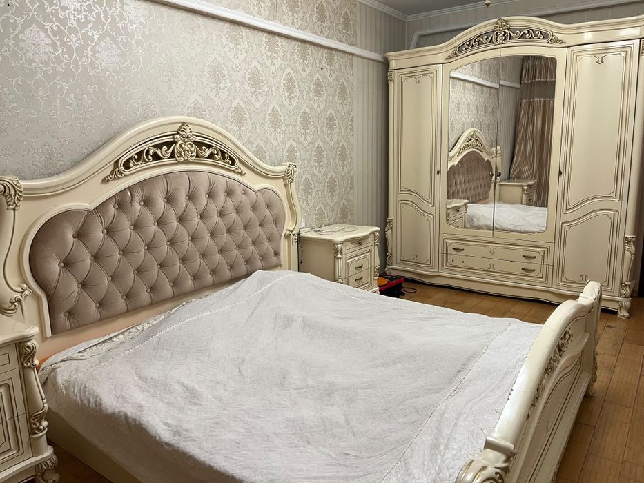 Спальный гарнитур