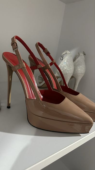 Обувки различни марки: Paciotti, Elisabetta Franchi, Pinko, Sara Pen