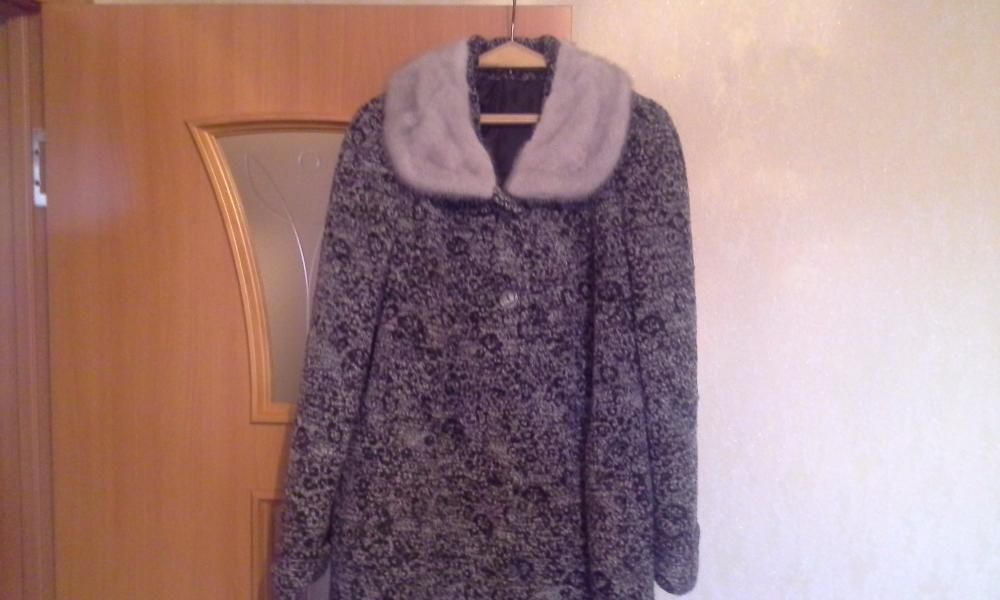 Продам пальто женское зимнее