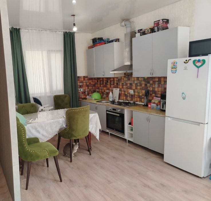 Продам дом с отапливаемой теплицей