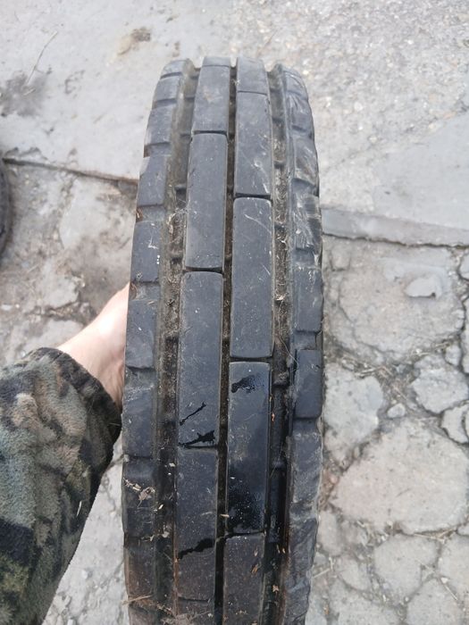 Продам покрышку на 16