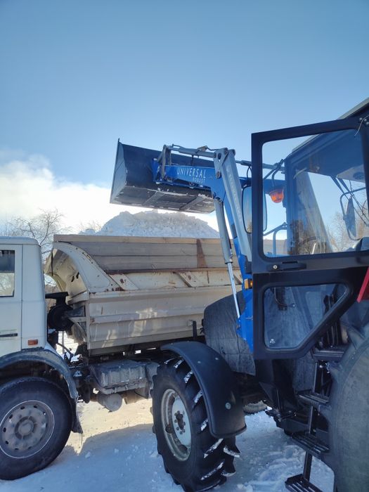 Уборка снега и мусора.