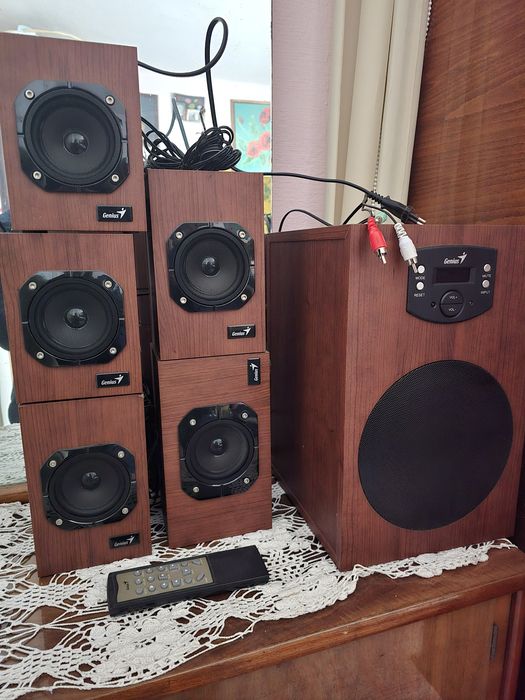 Vand sistem audio genius , 5 boxe plus subwoofer .