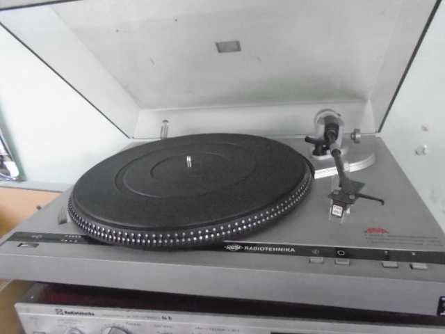 Проигрыватель  Ария Radiotekhnica   (комплект)