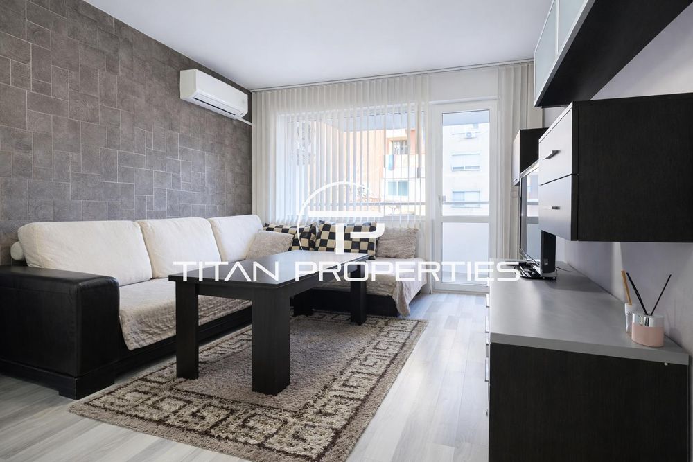 Дава се под наем Двустаен апартамент в Пловдив, Център - 68 кв.м за 448.8 € - Снимка #1