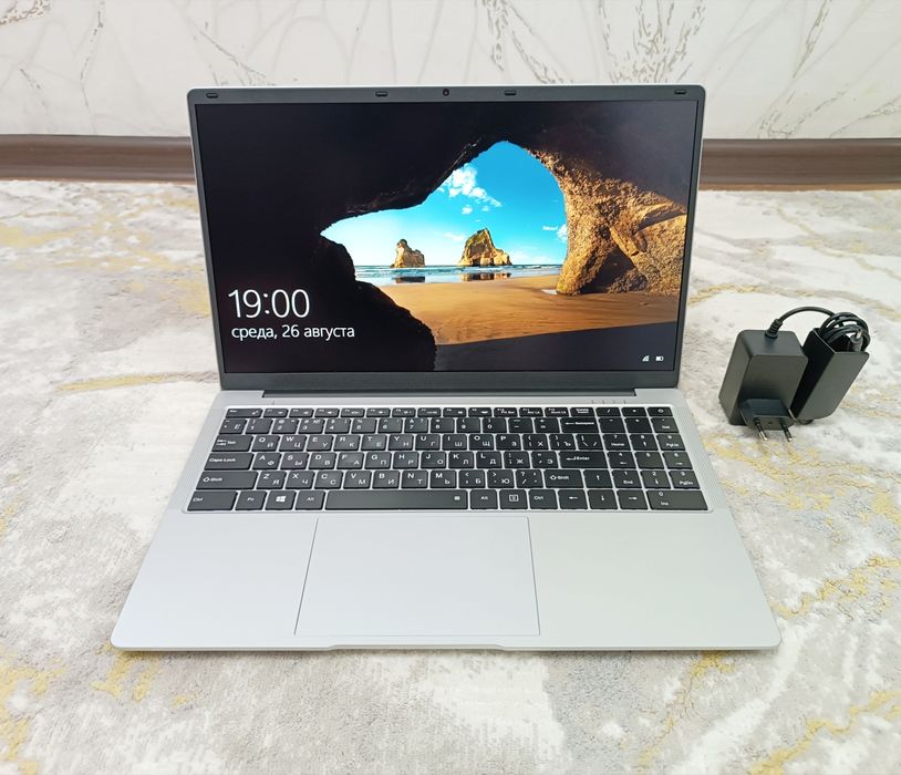 Ноутбук WINDOWS 10 ssd Yepo.