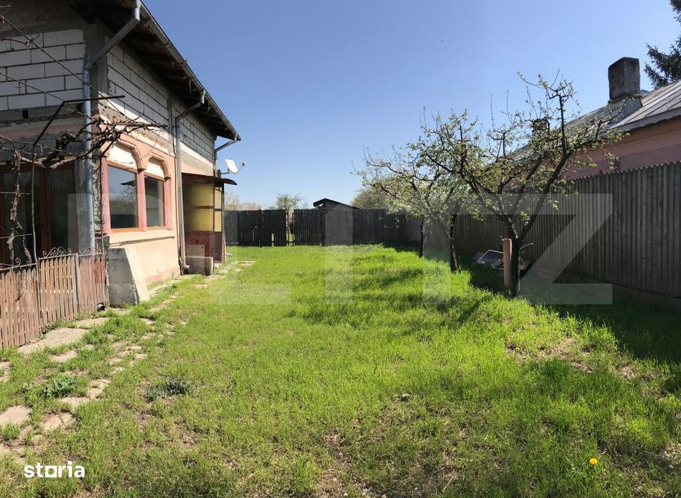 Casa (la rosu) + teren 2522 mp – ideala pentru personalizare - Cost