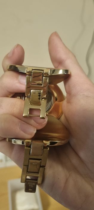 Часовник елегантен