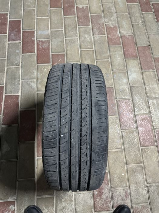 Шины летние 235/35/19
