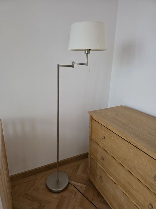 Lampadar argintiu, inox, cu abajur rotativ