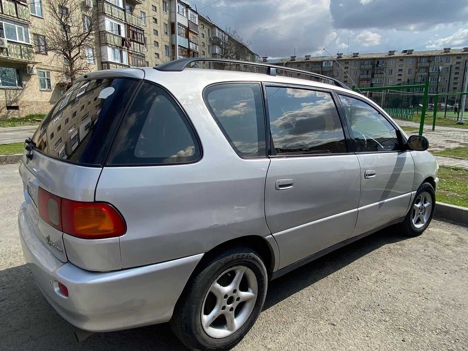 Продам машину Toyota Ipsum