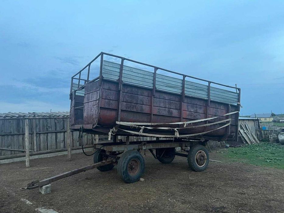 Продам две тележки, косилка, грабли,