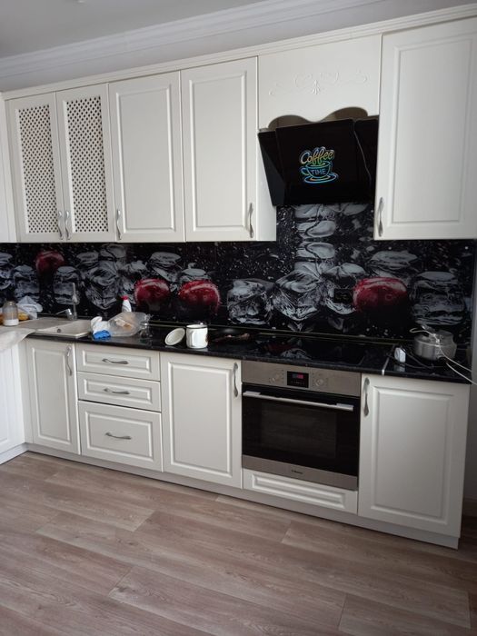 Продам стеклянный фартук