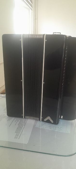 Баян,, соната,, сотилади