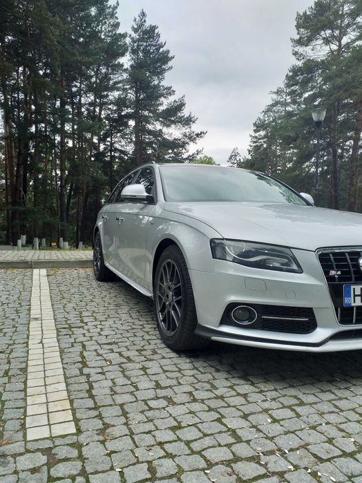 se vinde audi a4b8